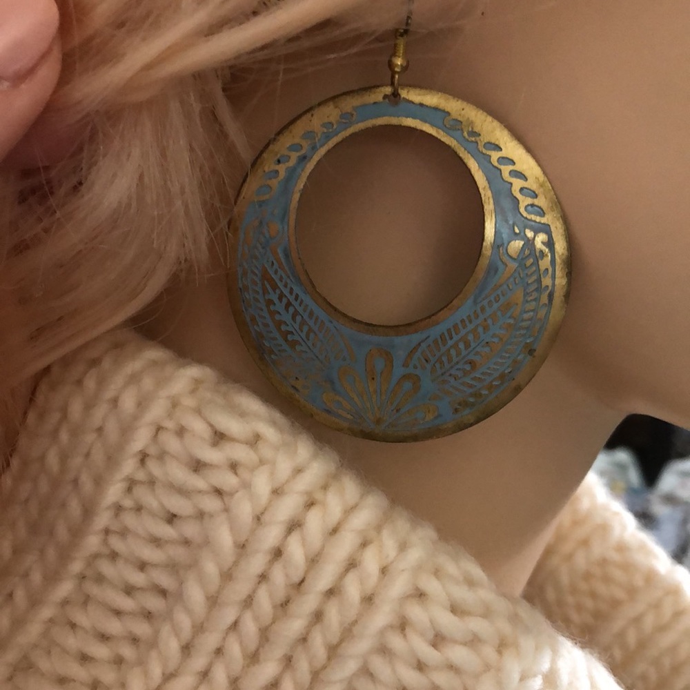 Vintage Metal Painted Earrings in Gold and Turquoise Design - Picture 4 of 14